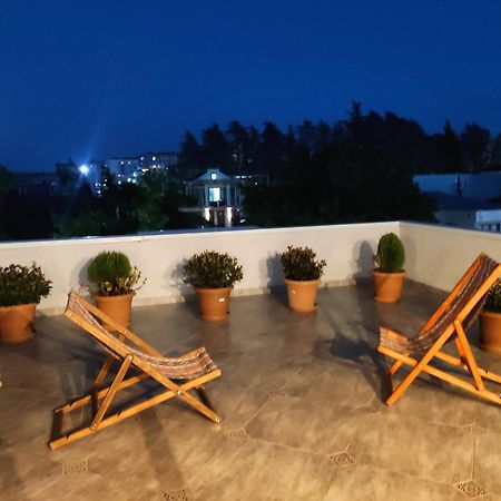 White Hotel Guesthouse Zugdidi Εξωτερικό φωτογραφία