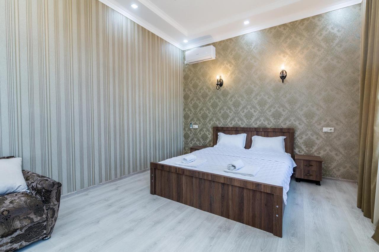 White Hotel Guesthouse Zugdidi Εξωτερικό φωτογραφία