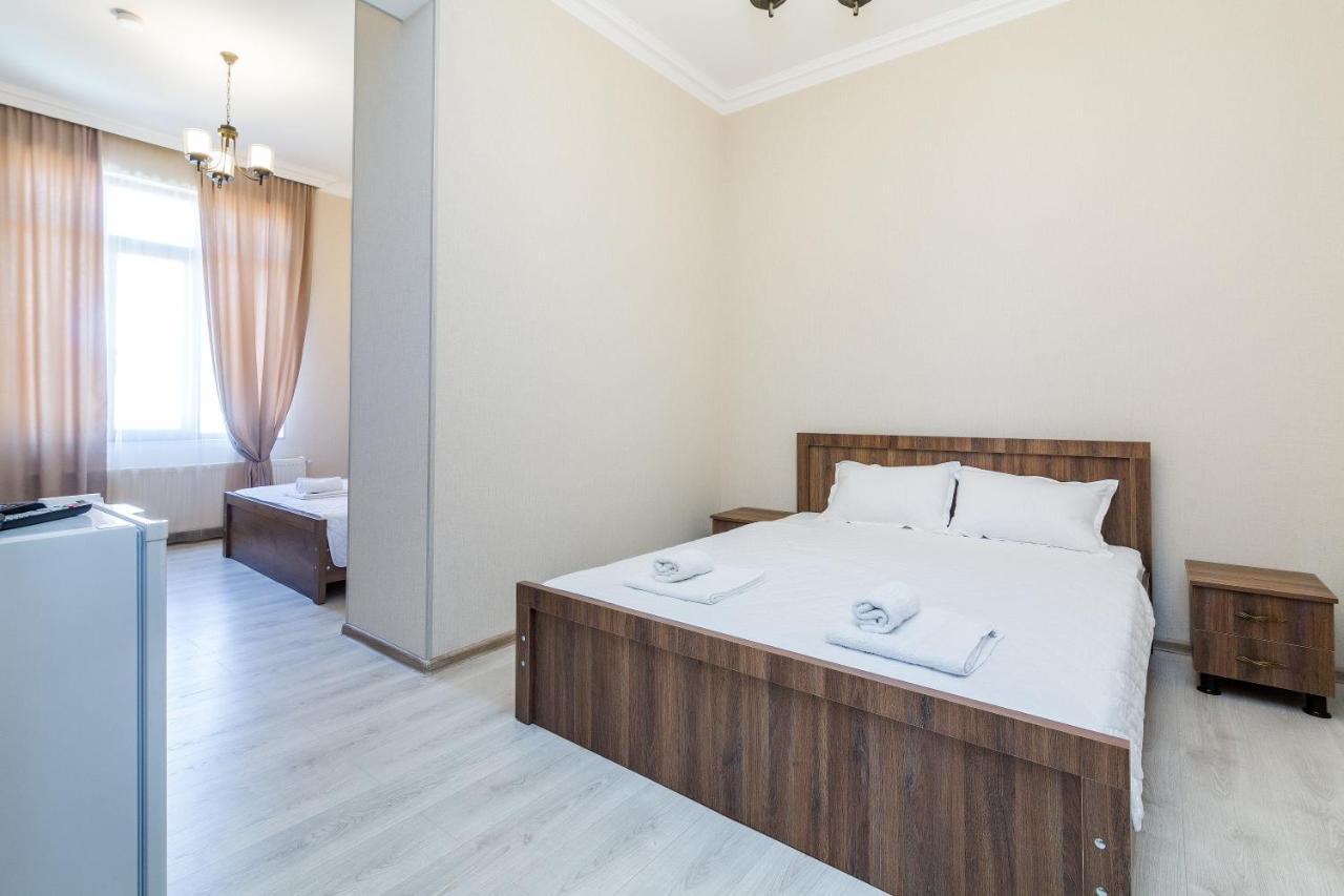 White Hotel Guesthouse Zugdidi Εξωτερικό φωτογραφία